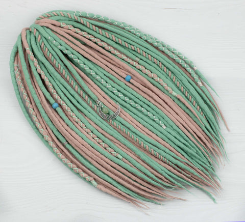 Flamingo in water wool extensions